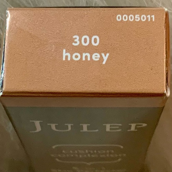 Julep Cushion Complexion 5 in 1 Skin Perfecter Concealer in 300 Honey - Picture 10 of 10